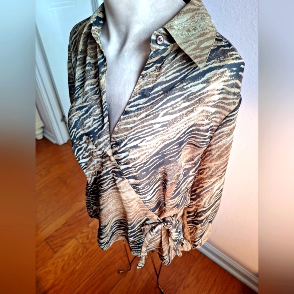 EMMA JAMES Sheer Animal print .